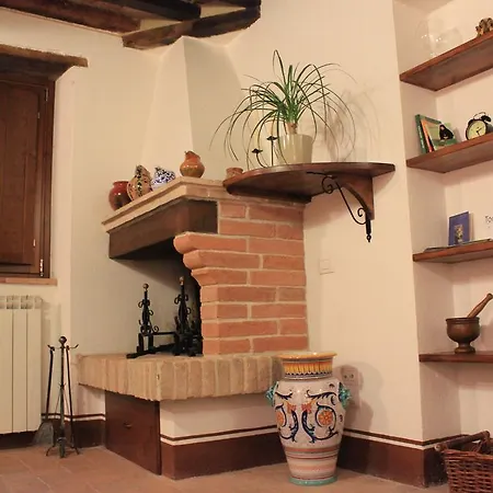 Il Focolare Апартаменты Тоди